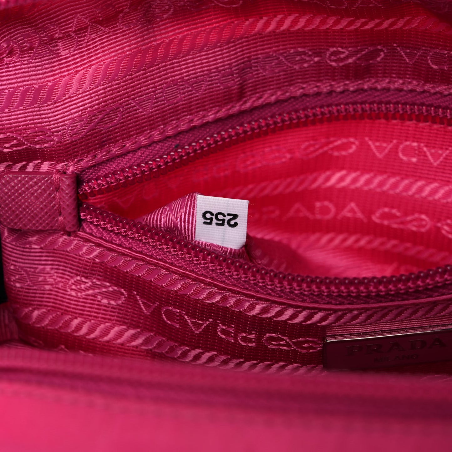 Tessuto Nylon Wristlet Fuxia