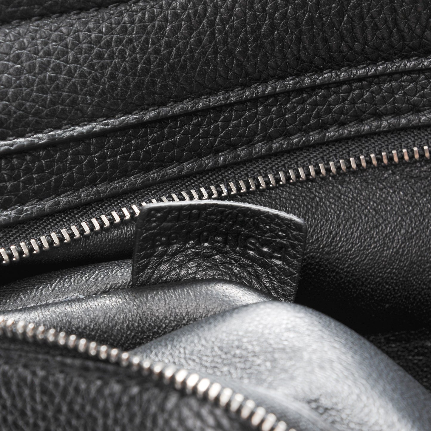 Drummed Calfskin Suede Large Trapeze Black