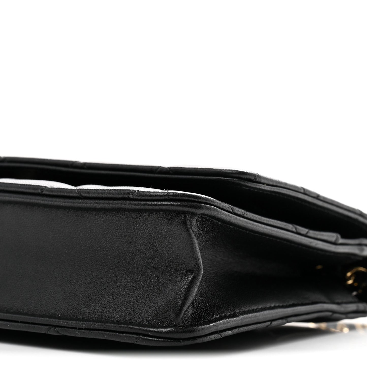 Lambskin Quilted Wallet On Chain WOC Black