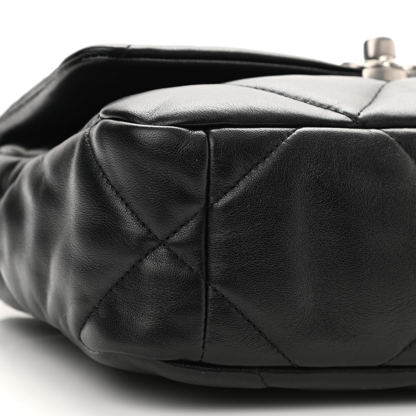 Lambskin Quilted Medium Chanel 19 Flap Black