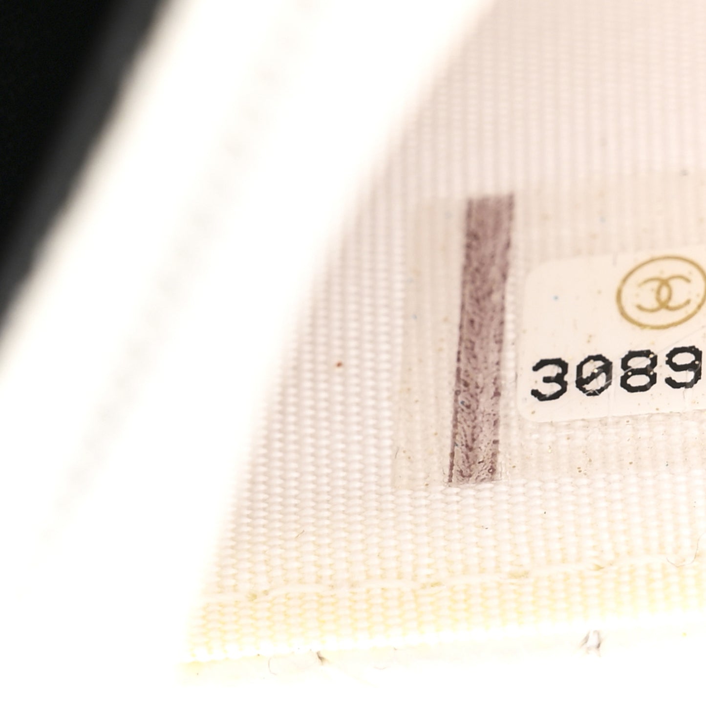 Caviar Quilted My Everything Wallet On Chain WOC White