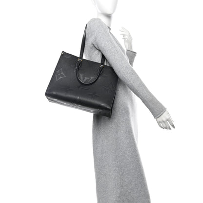 Louis Vuitton Empreinte Monogram Giant Onthego MM Black 2 of 11