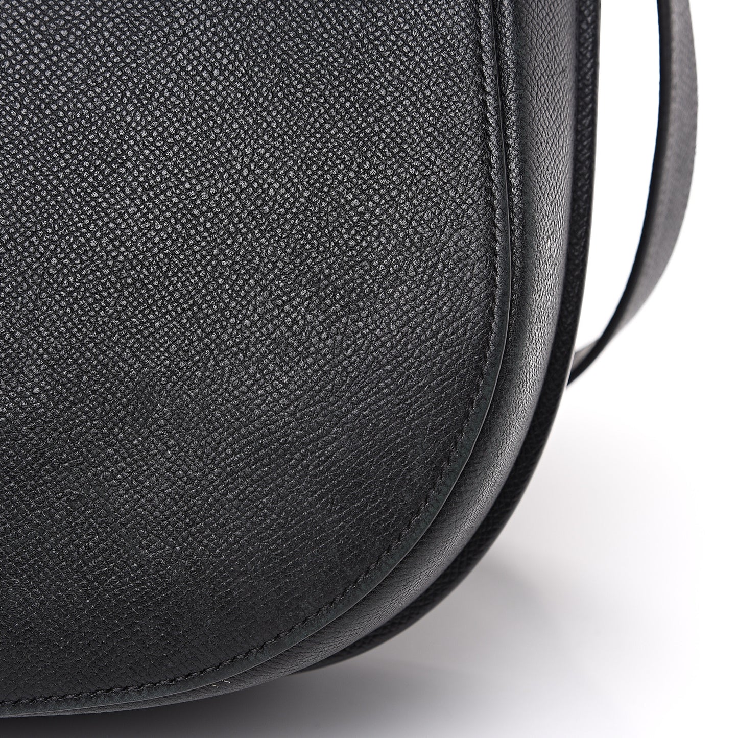 Grained Calfskin Medium Trotteur Black