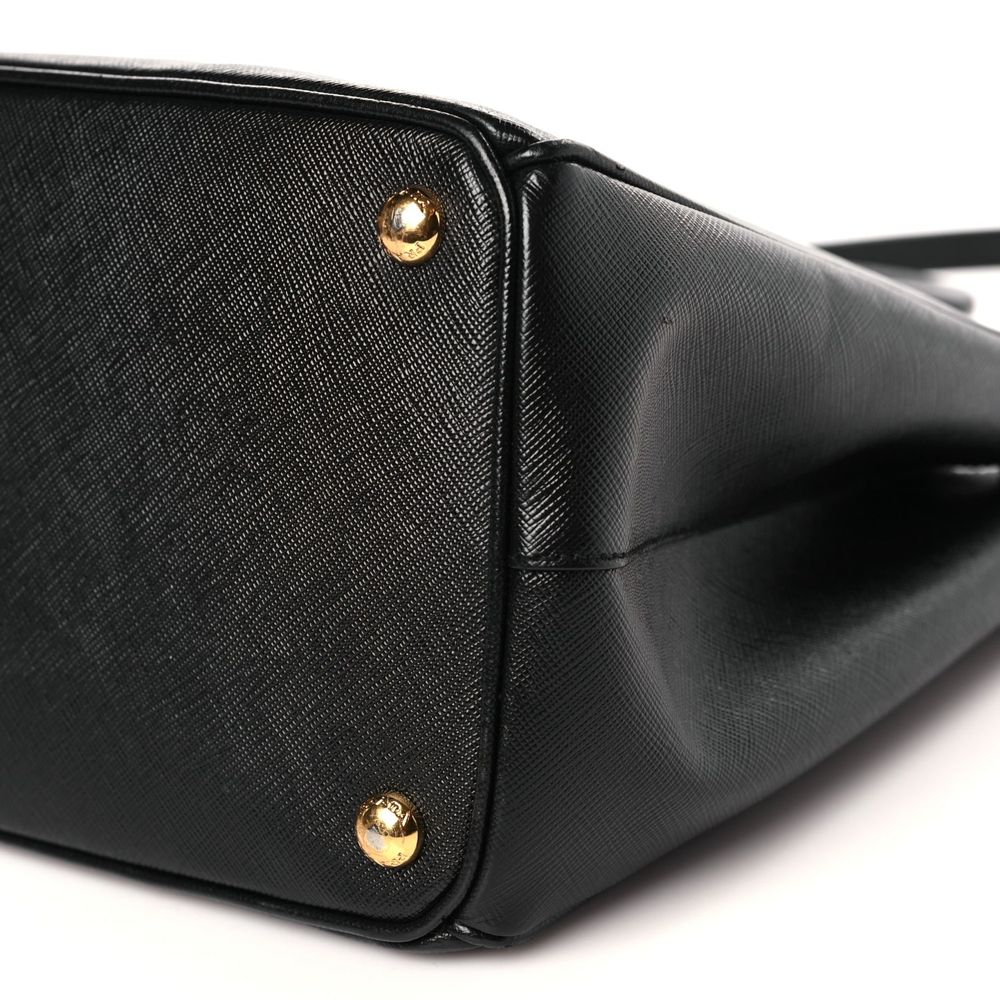 Saffiano Medium Galleria Double Zip Tote Black
