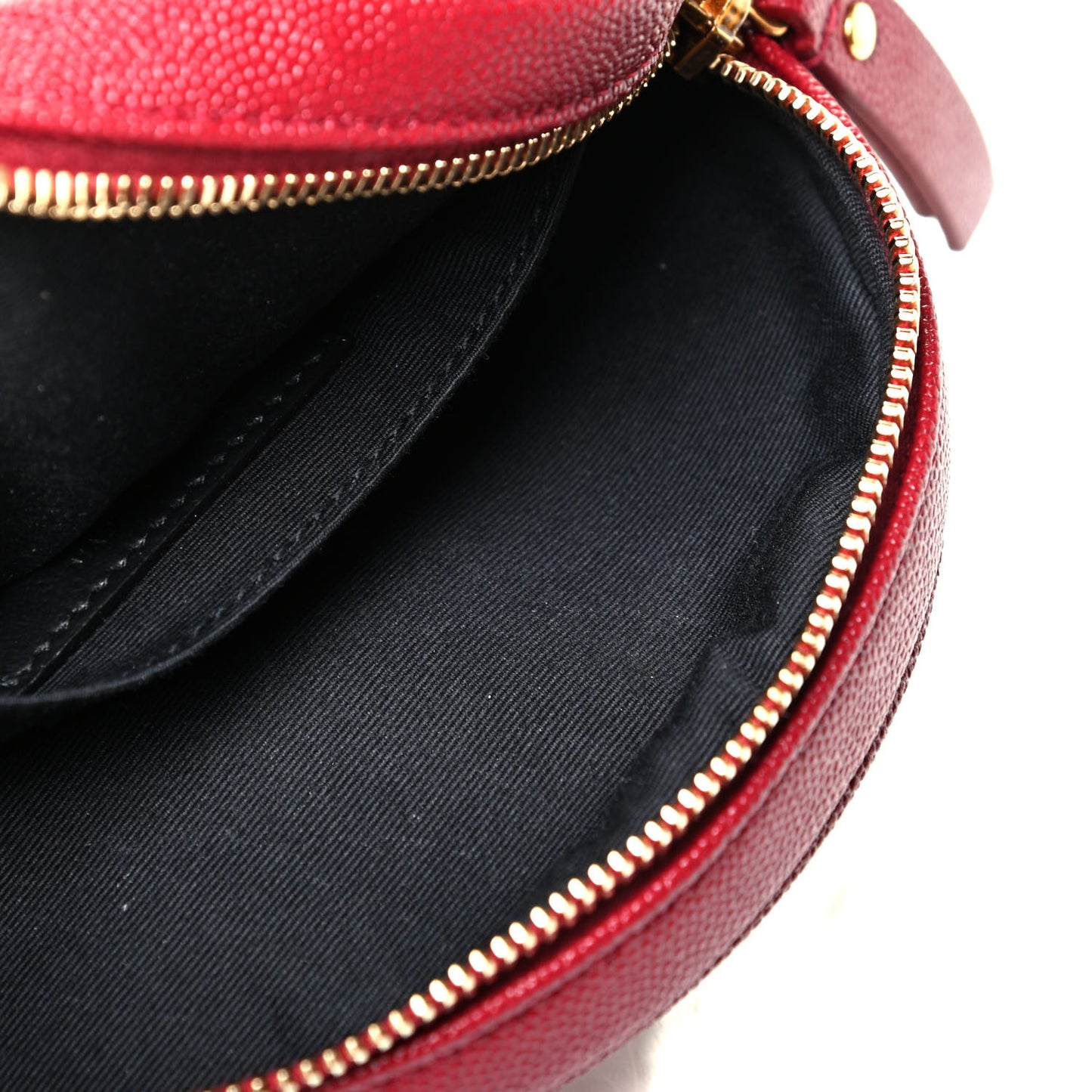 Grain De Poudre Matelasse Chevron Quilted Round Vinyle Camera Bag Eros Red
