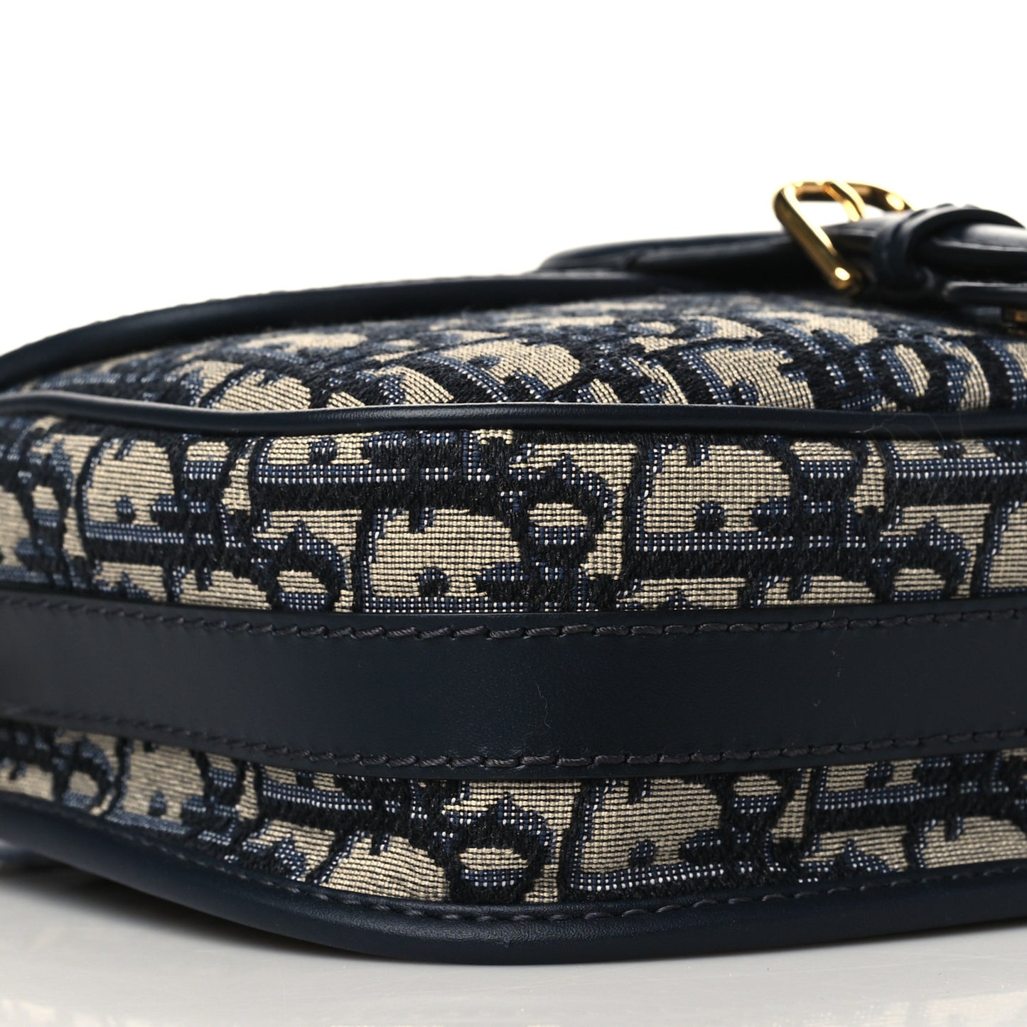 Oblique Medium Bobby Flap Blue