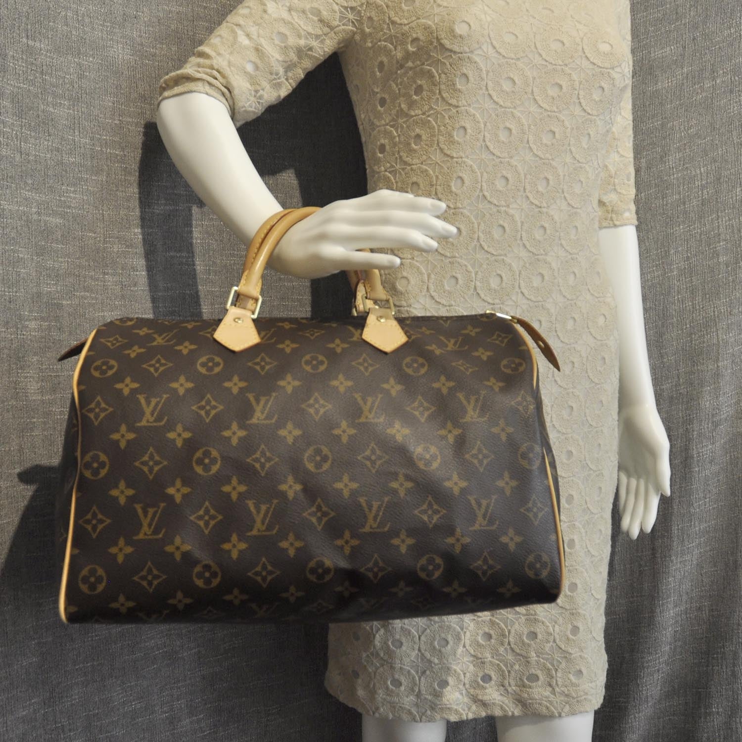 Louis Vuitton Monogram Speedy 35 2 of 8