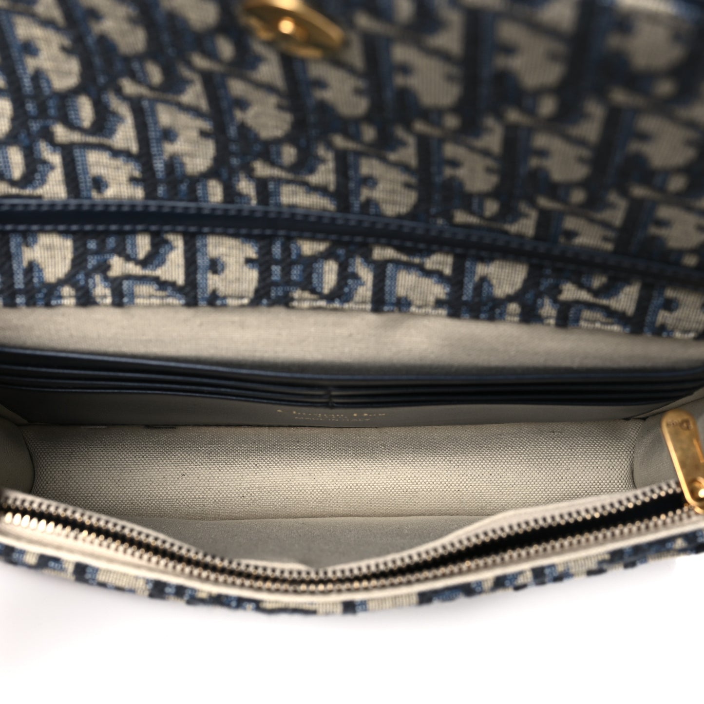 Oblique Saddle Chain Pouch Blue