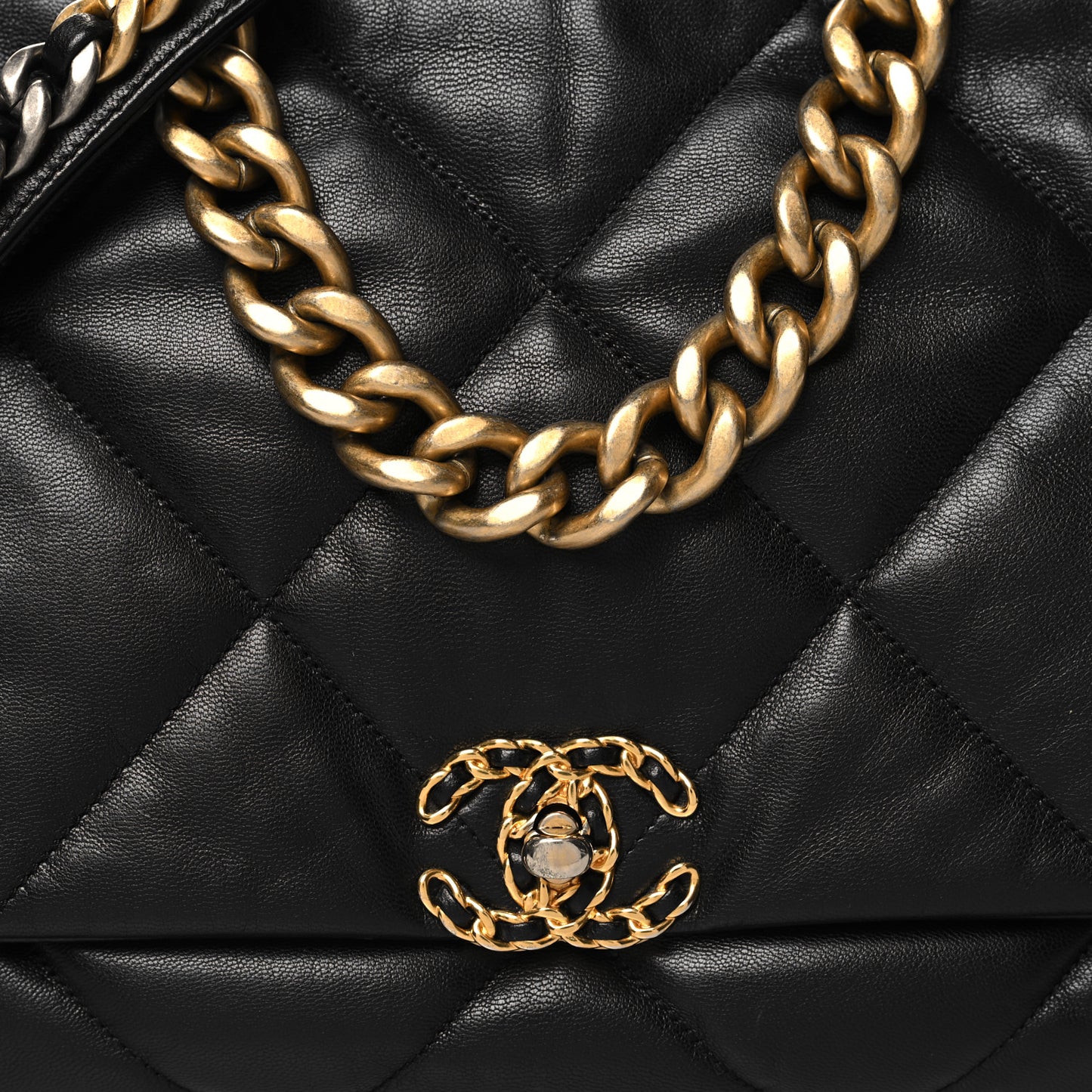 Goatskin Quilted Maxi Chanel 19 Flap Black