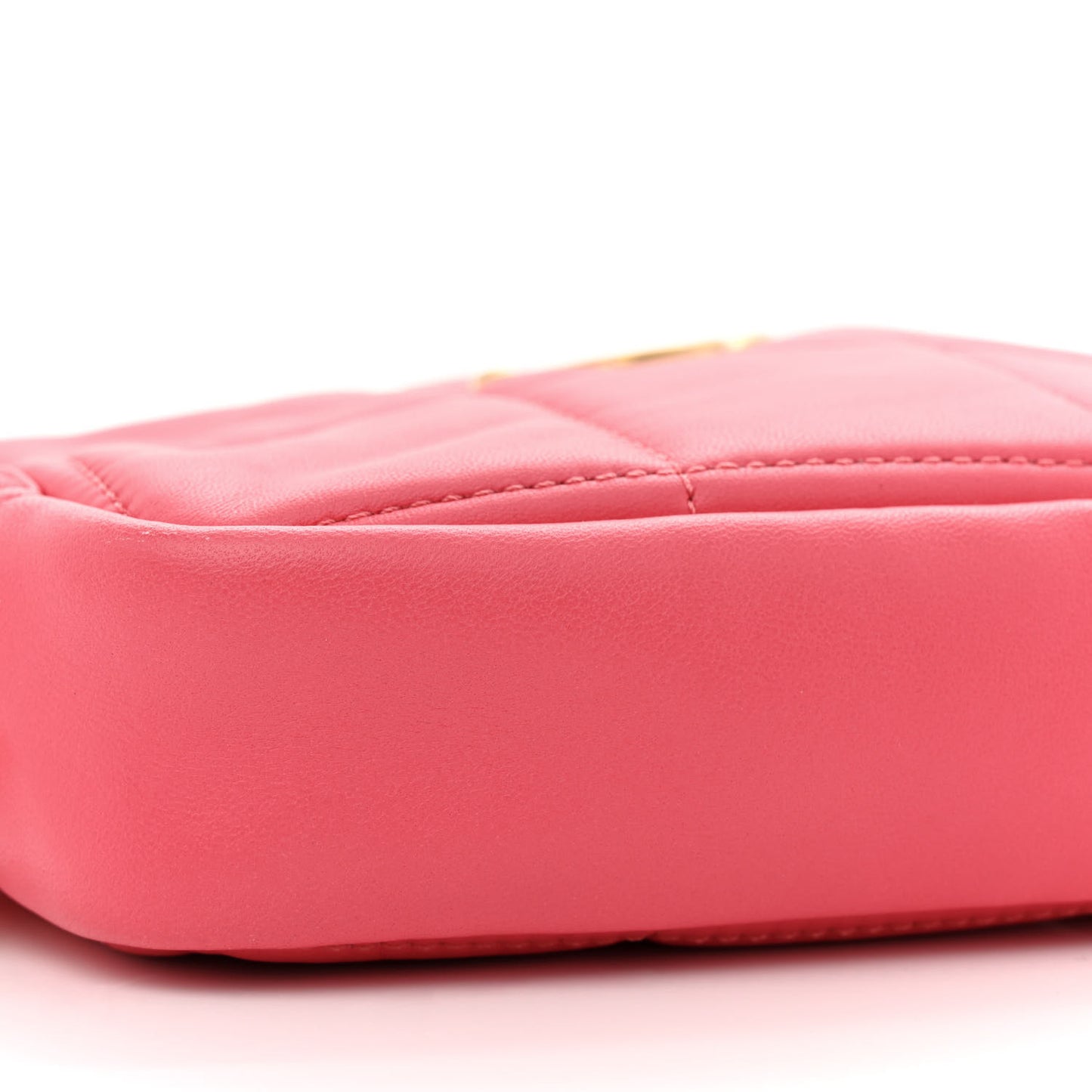 Lambskin Quilted Diamond Clutch With Chain Pink