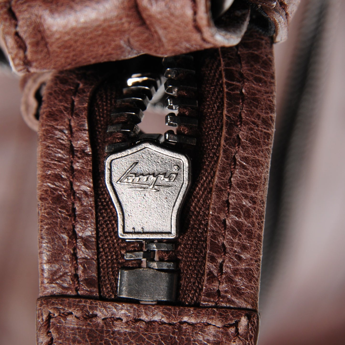 Agneau Day Messenger Castagna