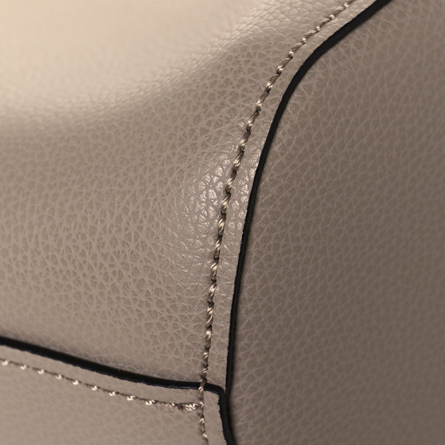 Smooth Grained Calfskin Medium Aby Tote Motty Grey