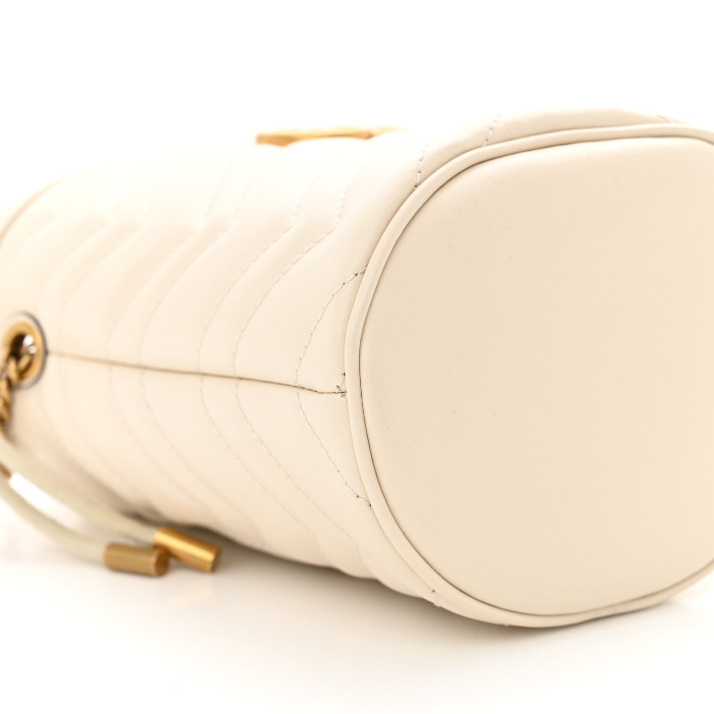 Calfskin Matelasse Mini GG Marmont 2.0 Bucket Bag White