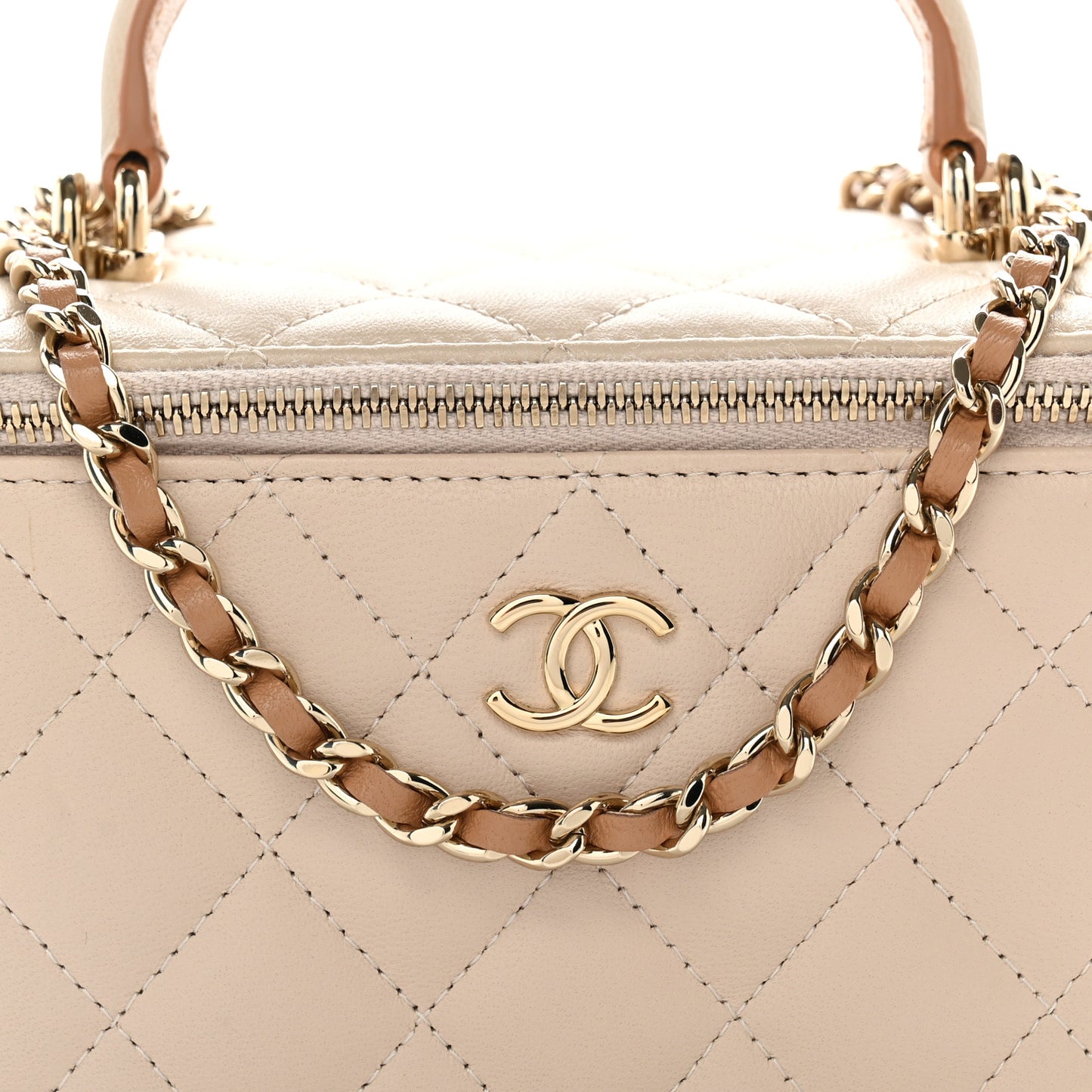 Lambskin Quilted Small Top Handle Vanity Case With Chain Ecru Dark Beige