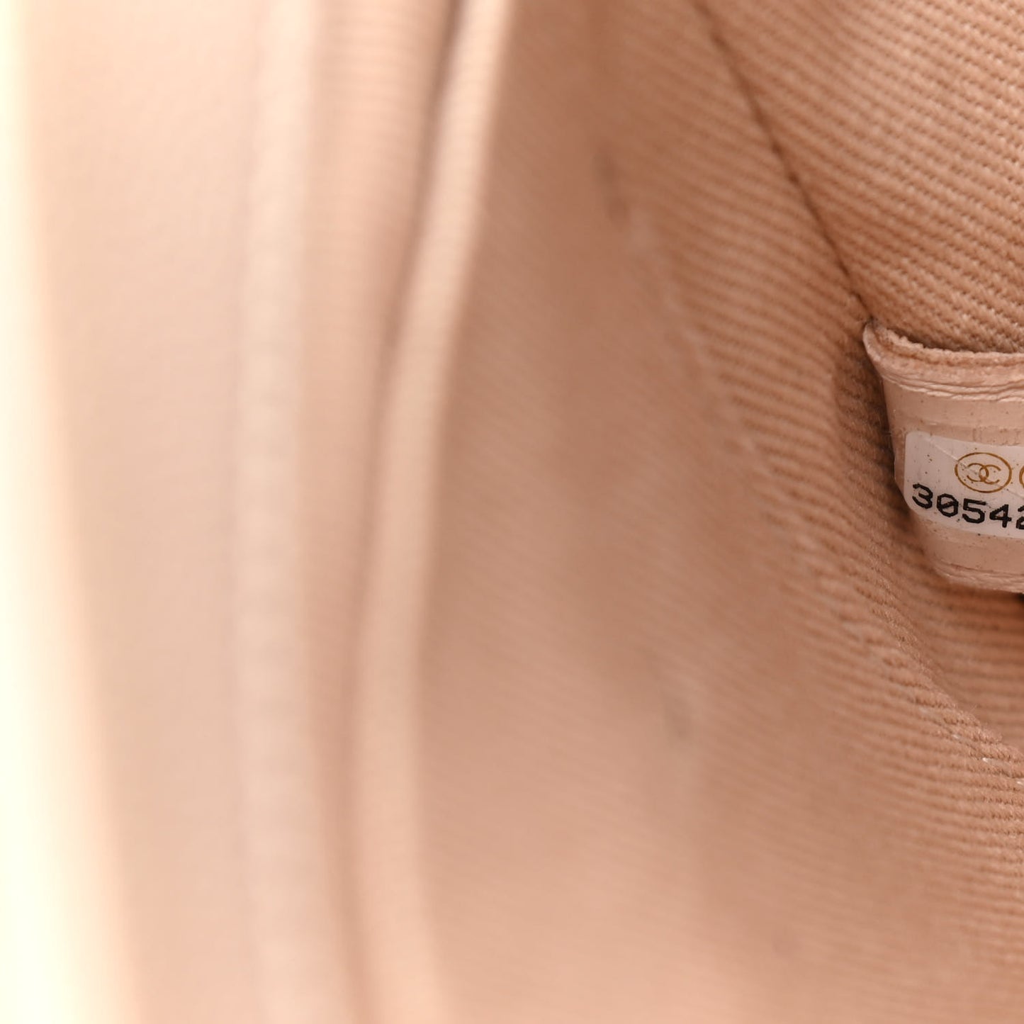 Caviar Quilted Medium Business Affinity Flap Beige