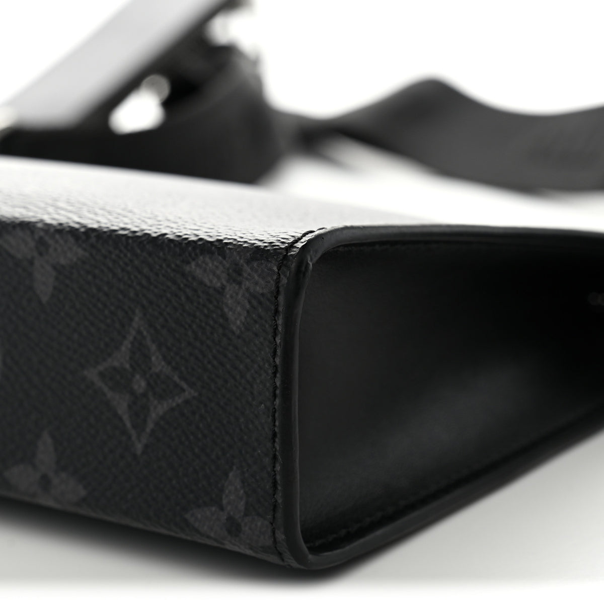 Louis Vuitton Reverse Monogram Eclipse Gaston Wearable Wallet 10 of 10