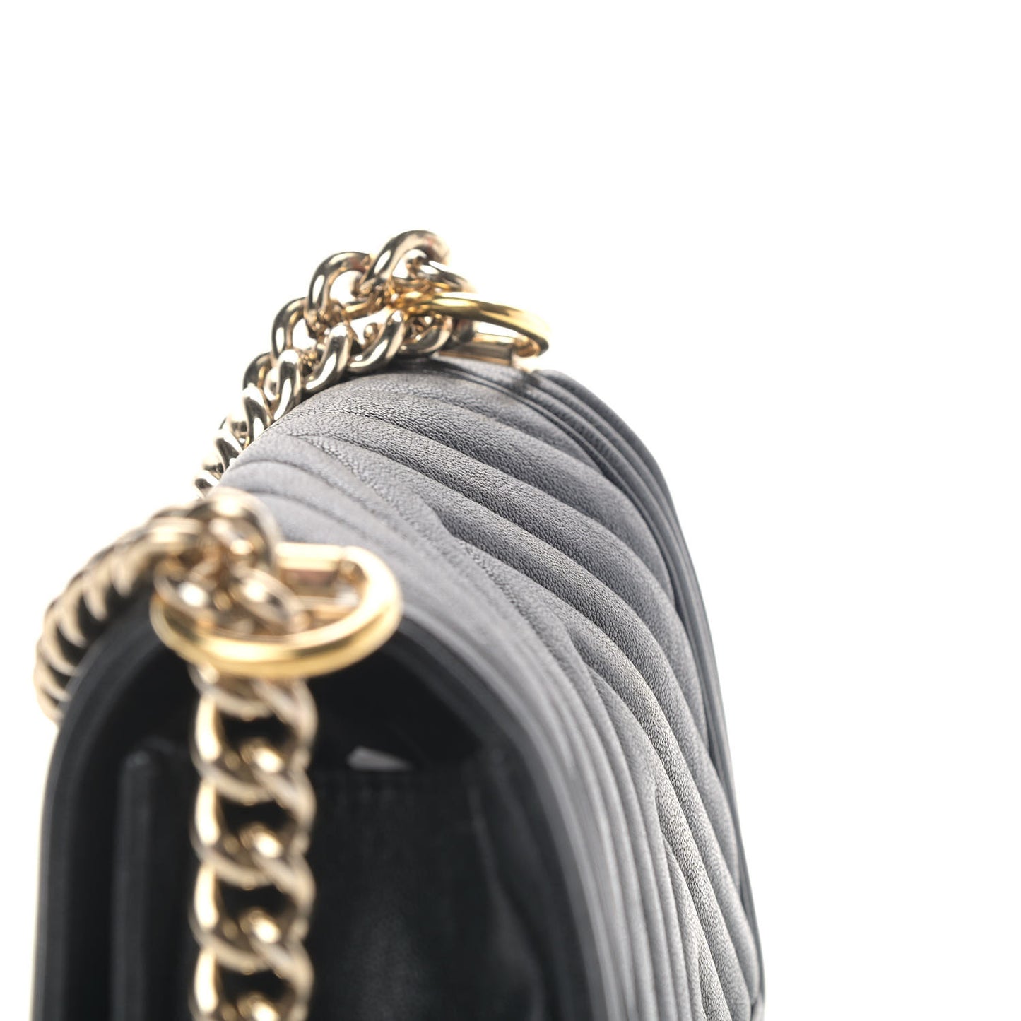 Caviar Chevron Quilted Medium Boy Flap Black