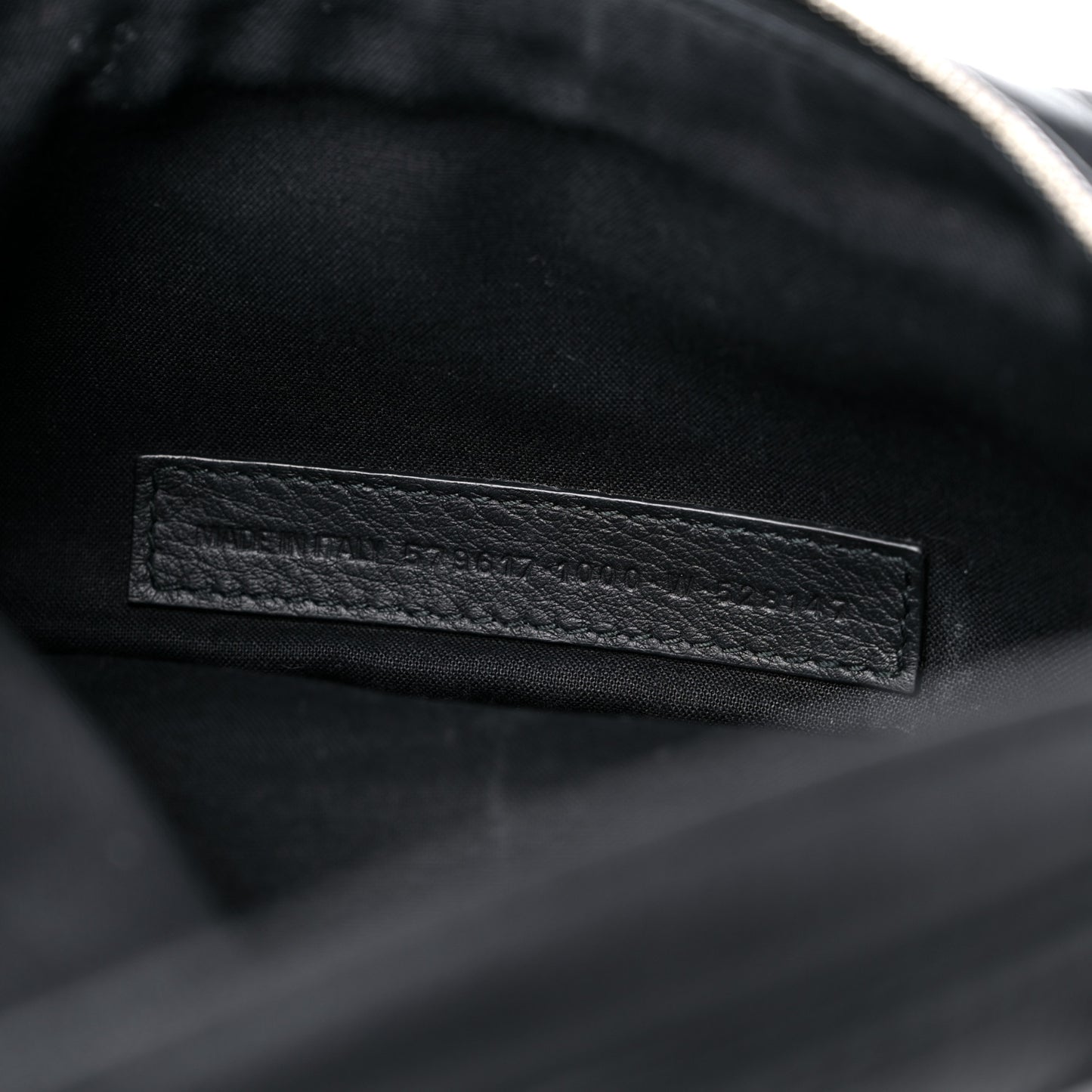 Smooth Calfskin Logo Everyday Beltpack XS Black White