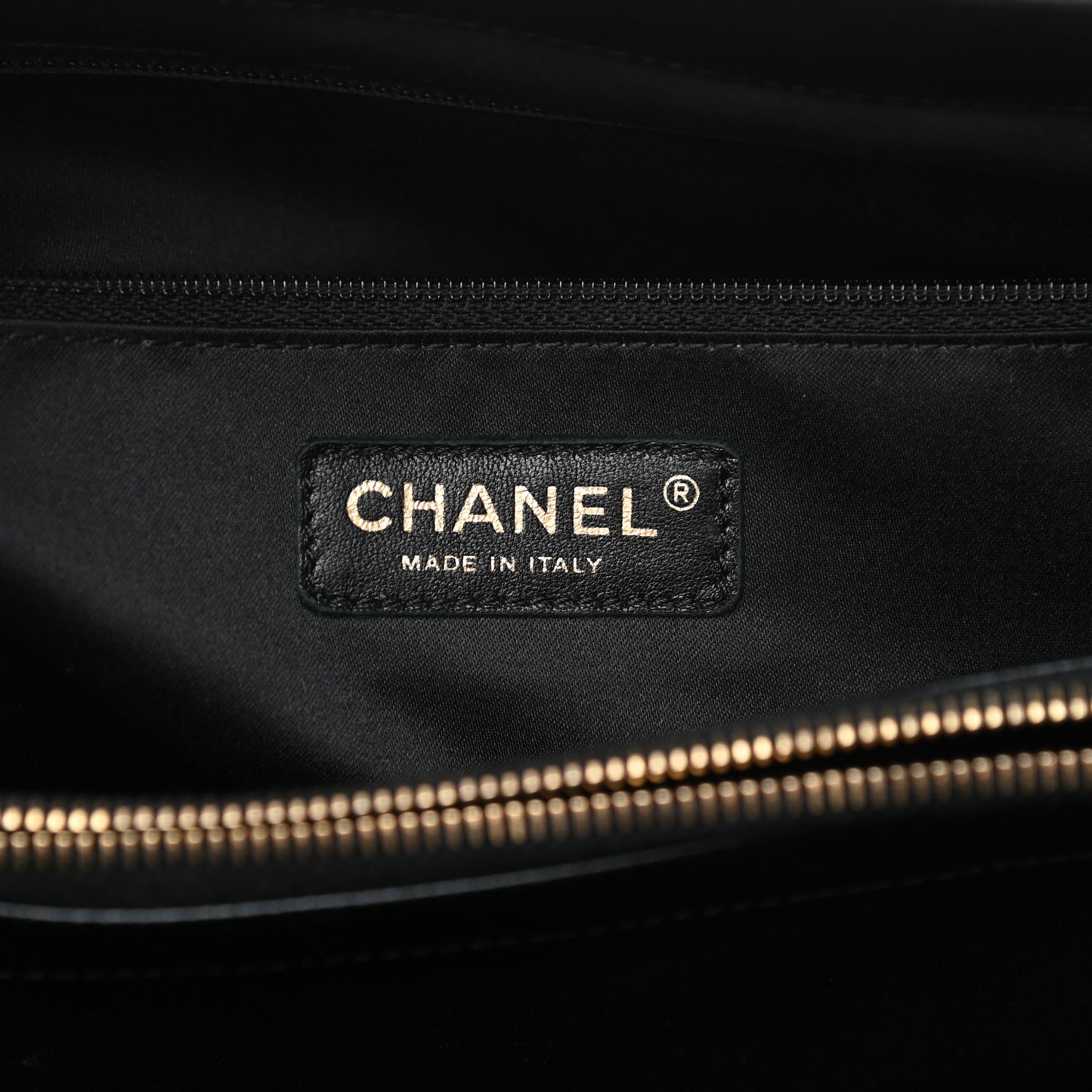 Caviar Quilted XL Grand Shopping Tote GST Black