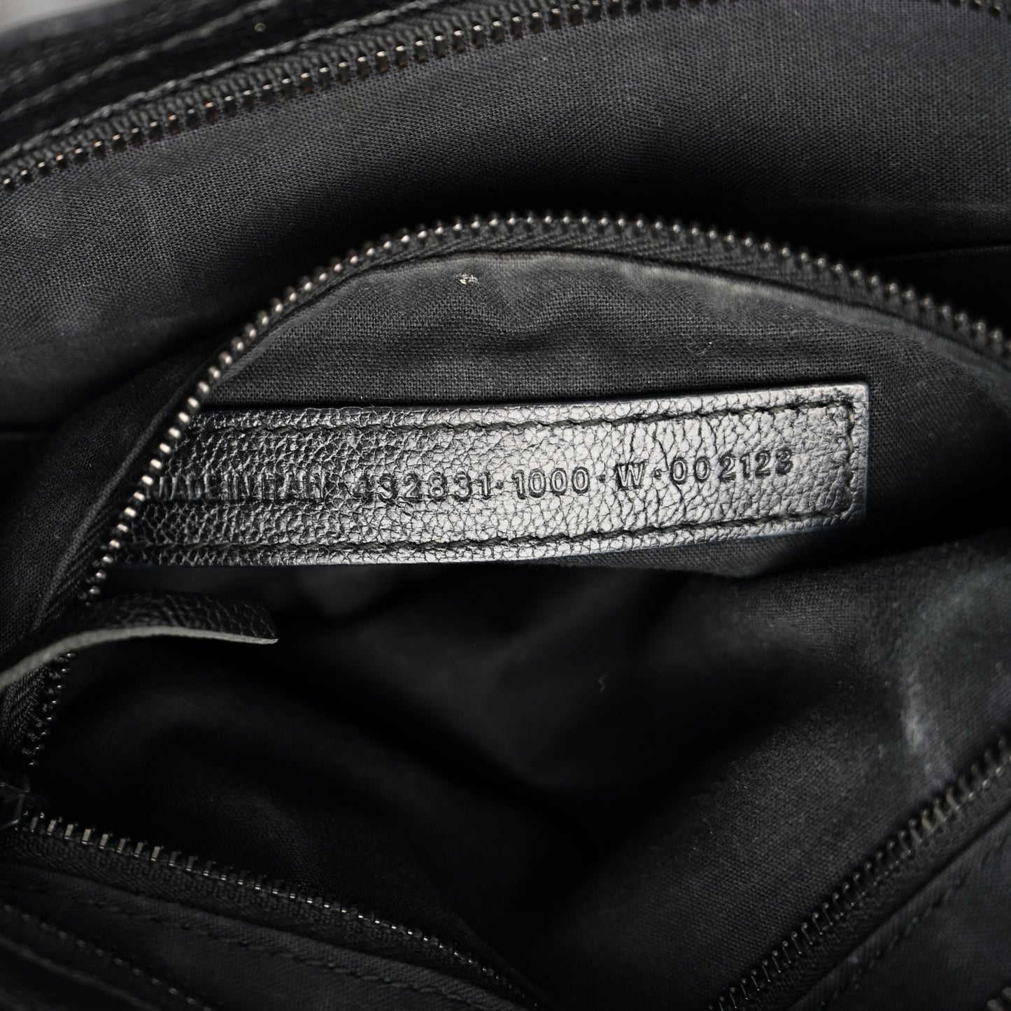 Chevre Black Metallic Edge Hardware S City Black