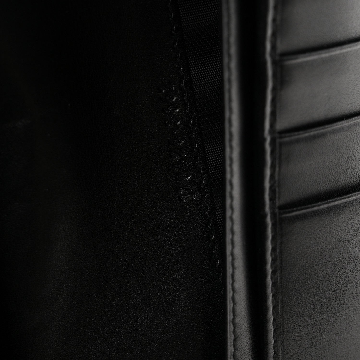 Gucci Guccissima Margaux Calfskin Metal Bar Chain Wallet Black 7 of 10