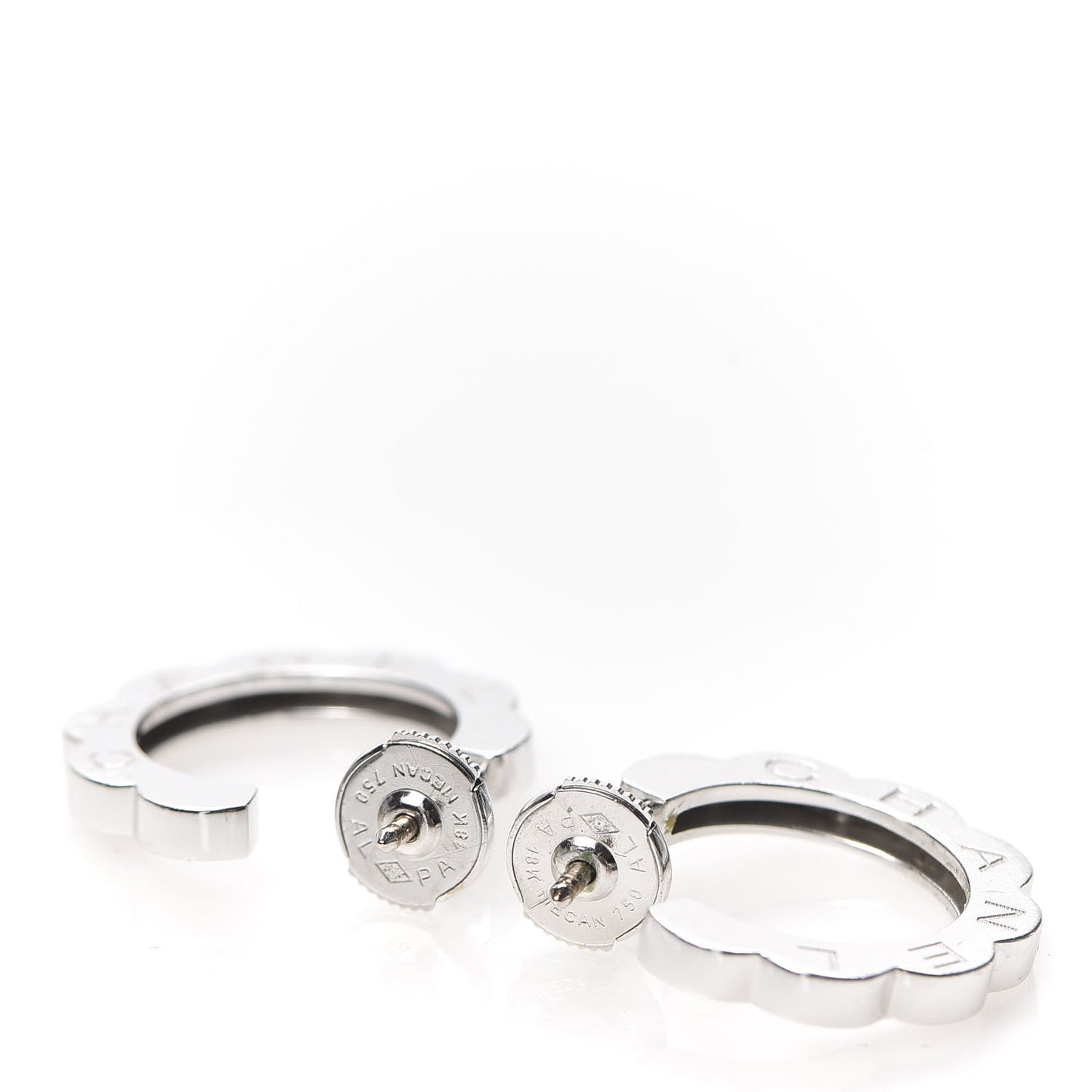 18K White Gold Small Profil de Camelia Hoop Earrings
