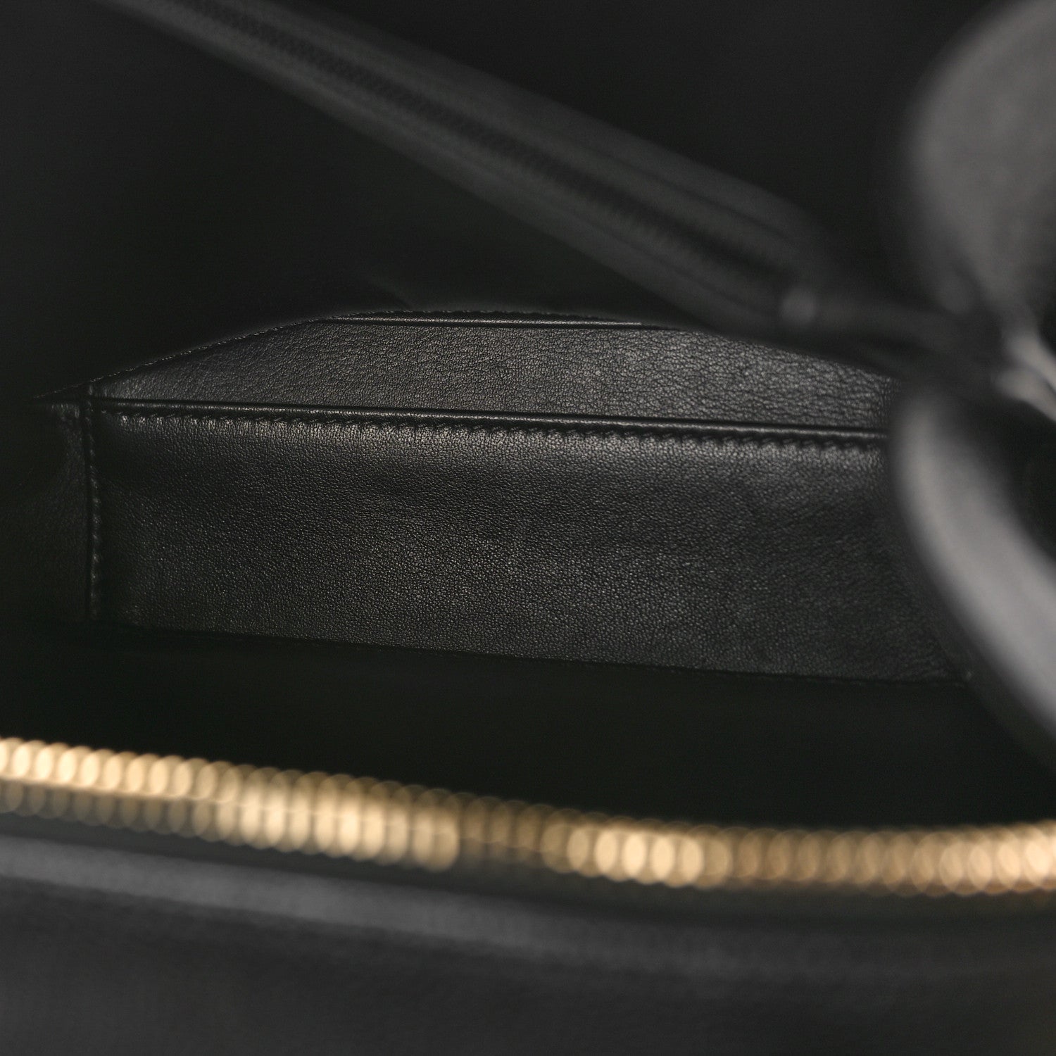 Chanel Caviar Quilted Medium CC Filigree Vanity Case Black 6 of 10