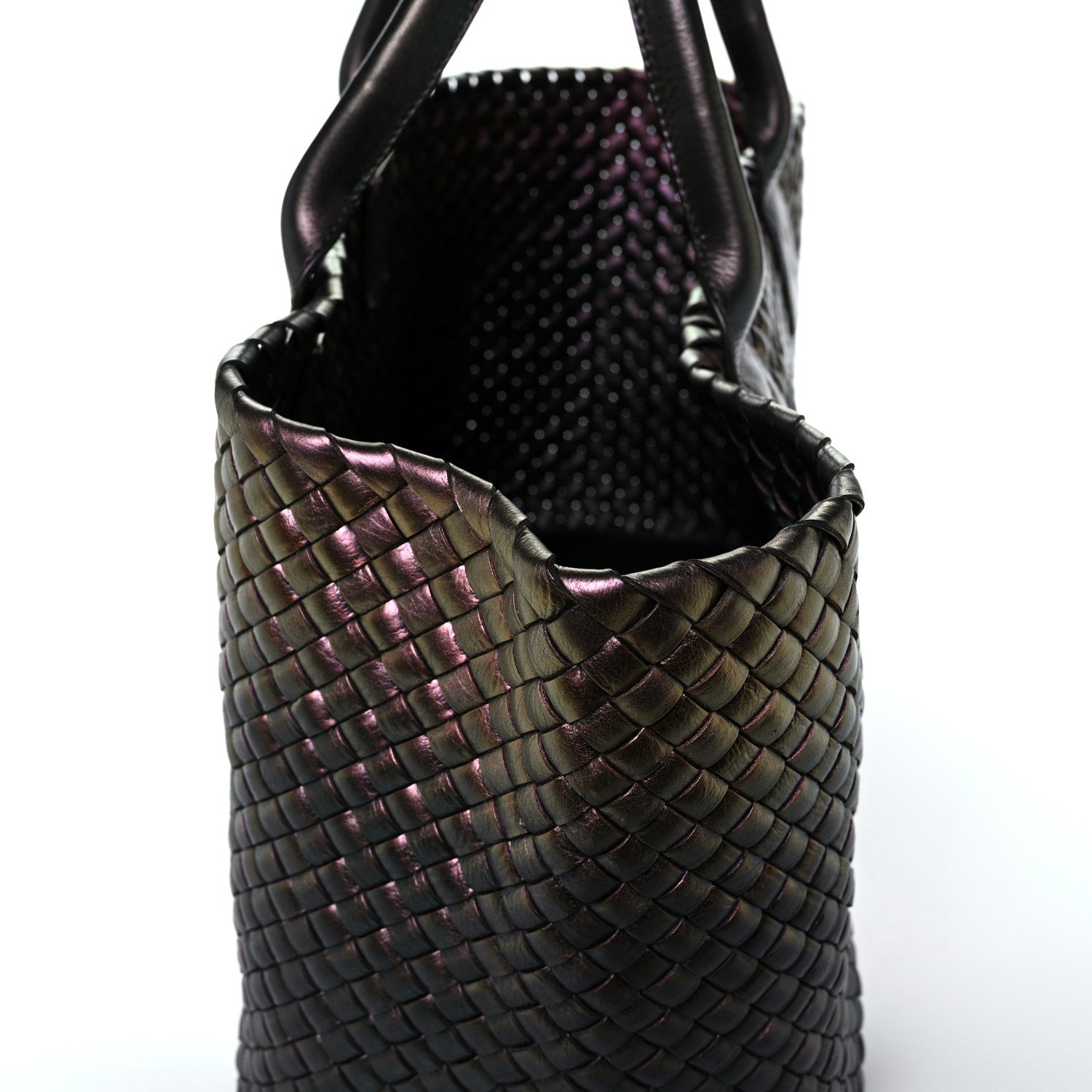Bottega Veneta Iridescent Scarabee Intrecciato Medium Cabat 13 of 15
