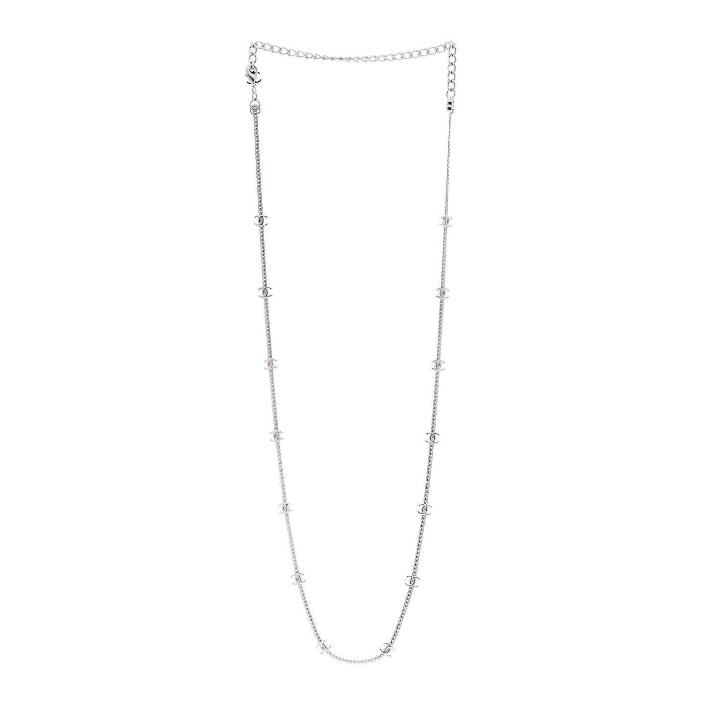Metal CC Short Chain Necklace Silver