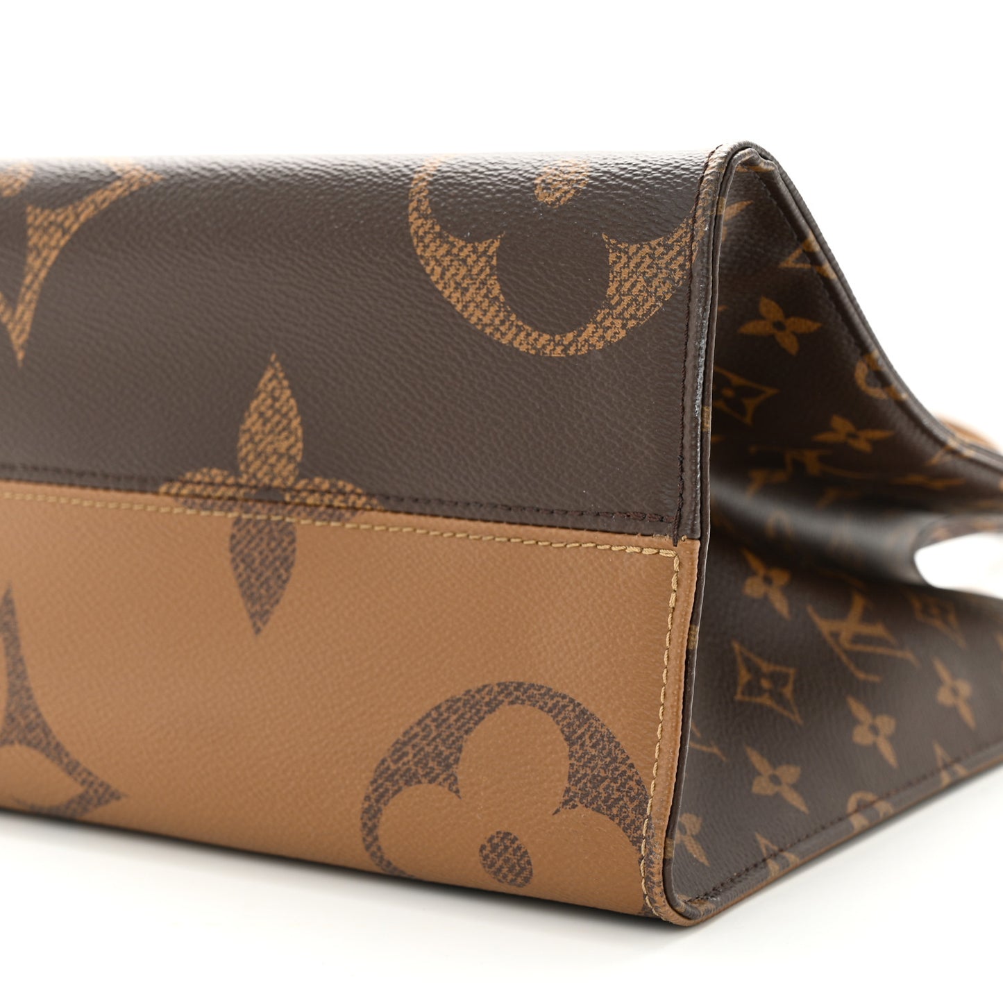 Reverse Monogram Giant Onthego MM