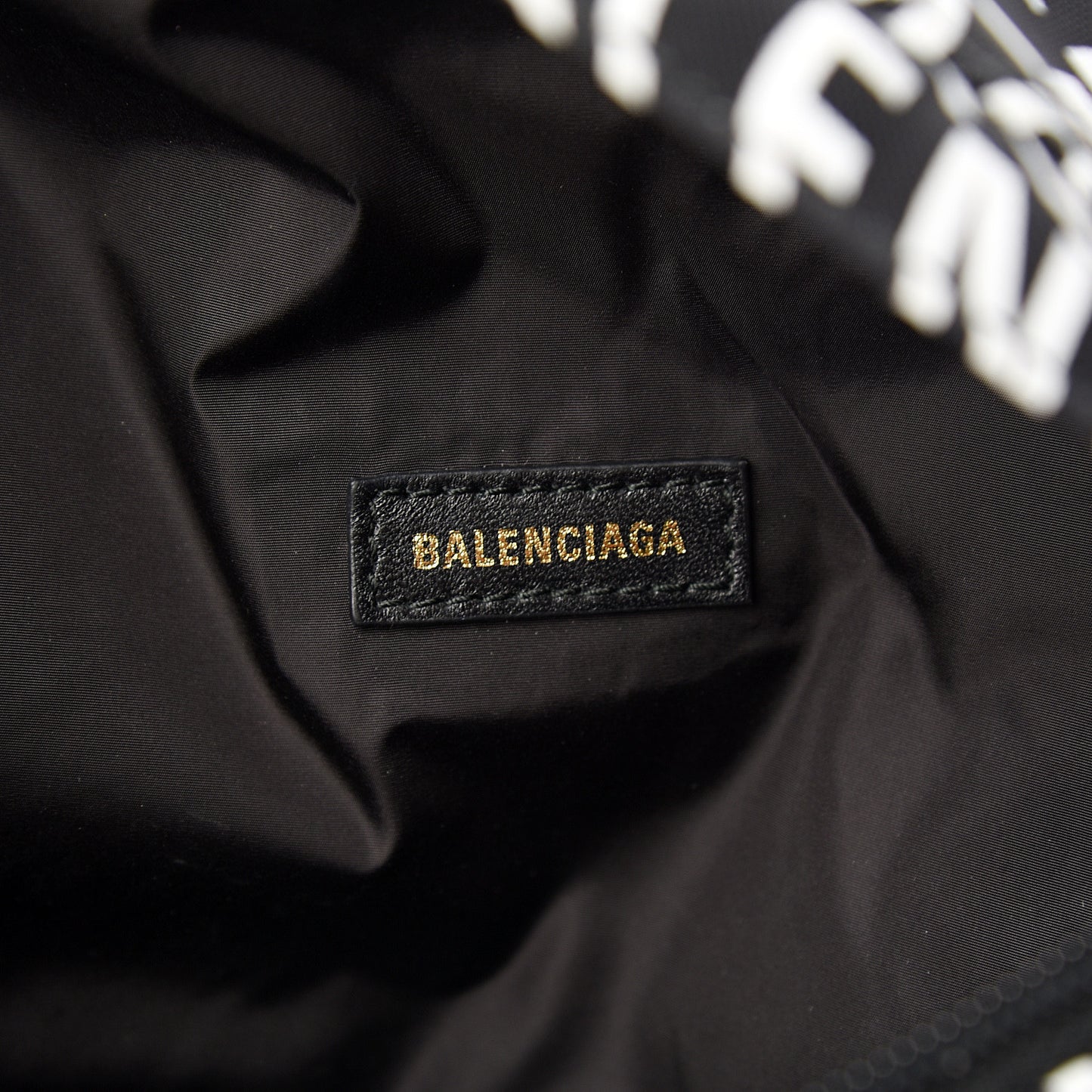 Nylon Wave Logo Print Wheel Beltpack Black White