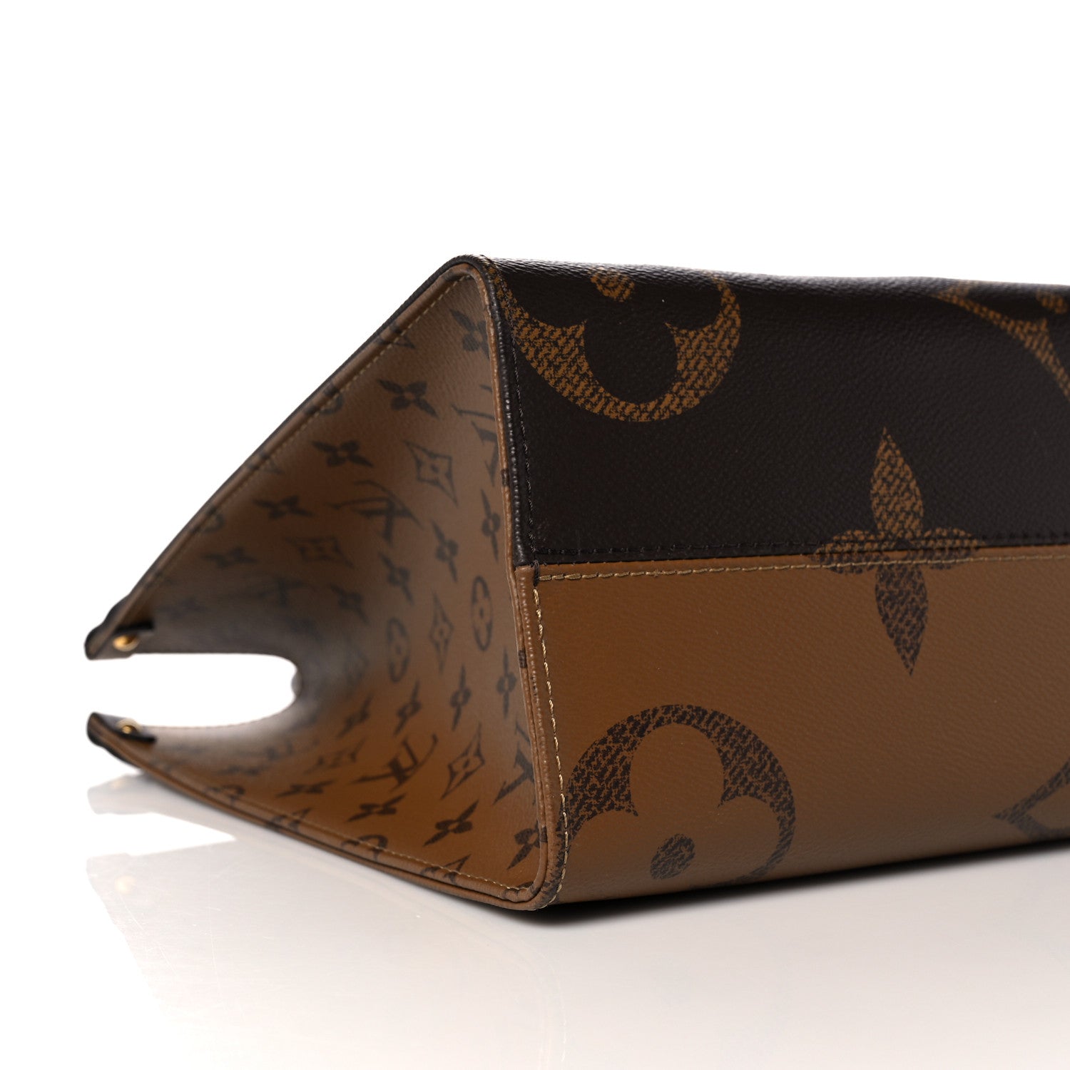 Louis Vuitton Reverse Monogram Giant Onthego MM 8 of 13