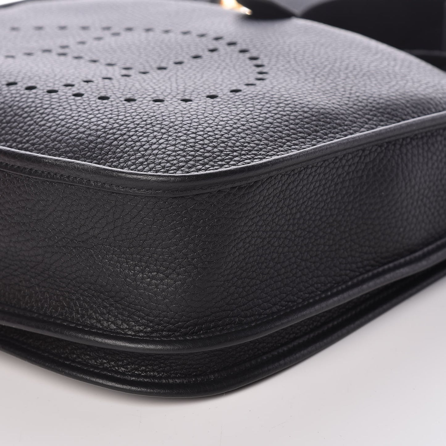 Taurillon Clemence Evelyne III PM Black