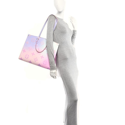 Louis Vuitton Monogram Giant Spring In The City Onthego GM Sunrise Pastel 2 of 13