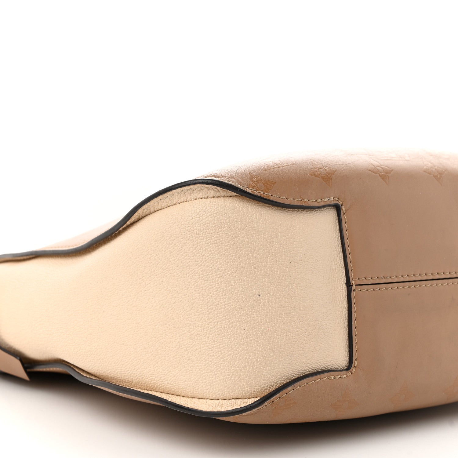Louis Vuitton Cuir Plume Cuir Ecume Very Hobo Sesame Creme 9 of 23