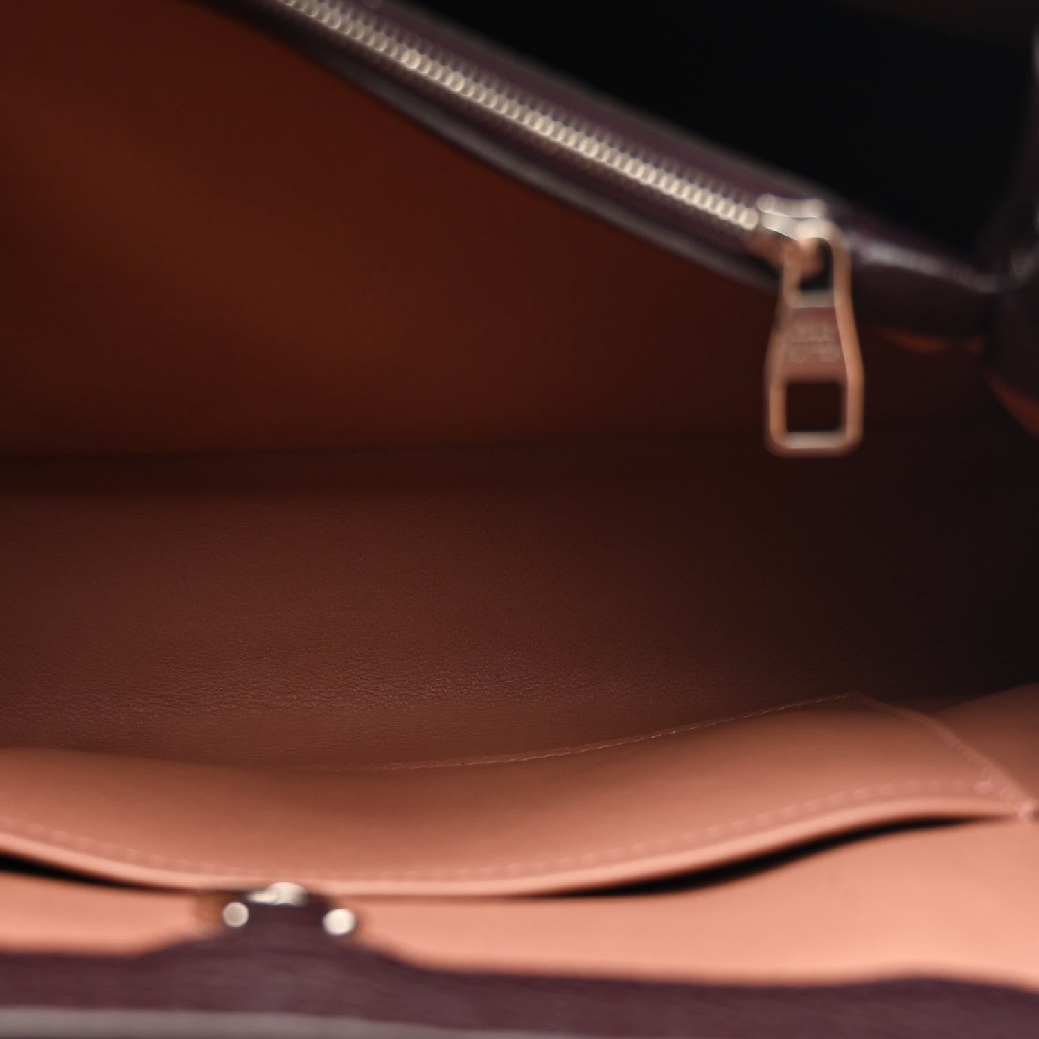 Louis Vuitton Taurillon Capucines MM Quetsche 8 of 16