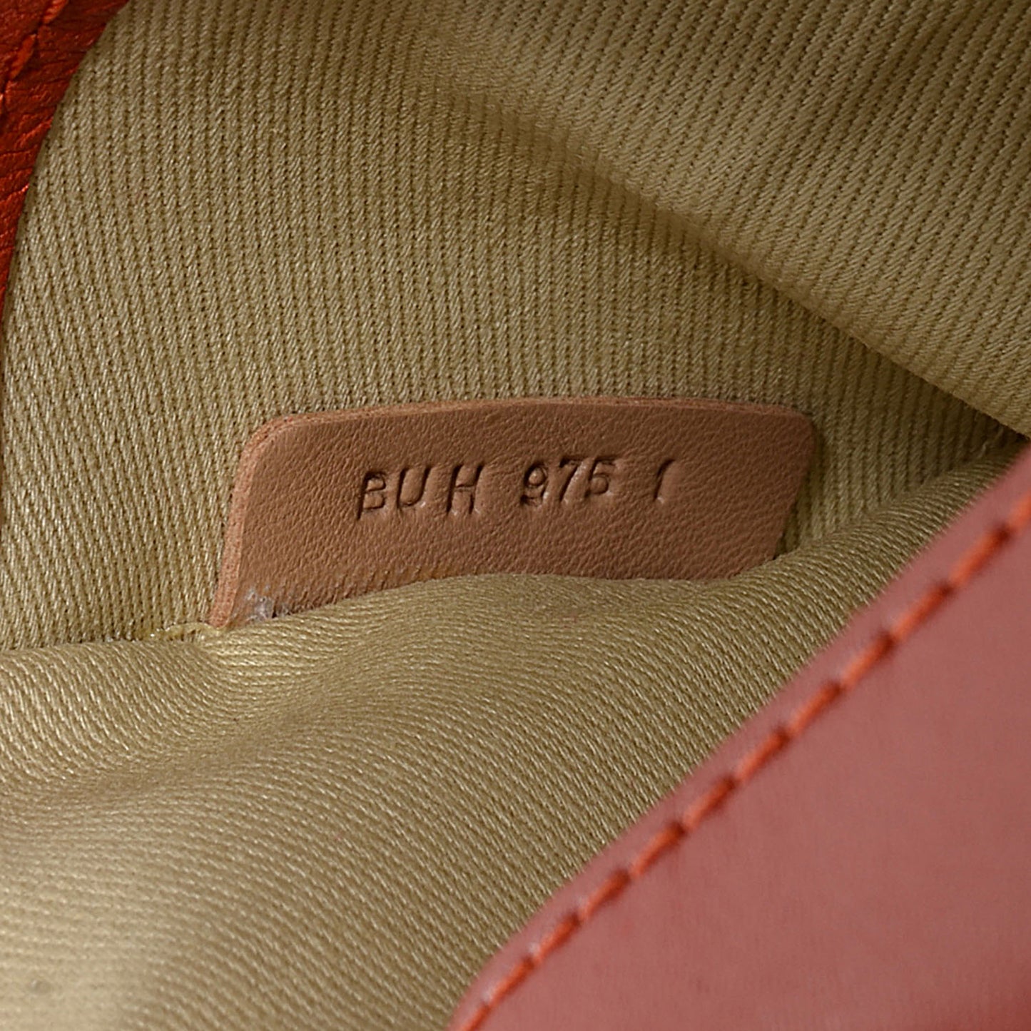 Vitello Va Va Voom Shoulder Bag Orange