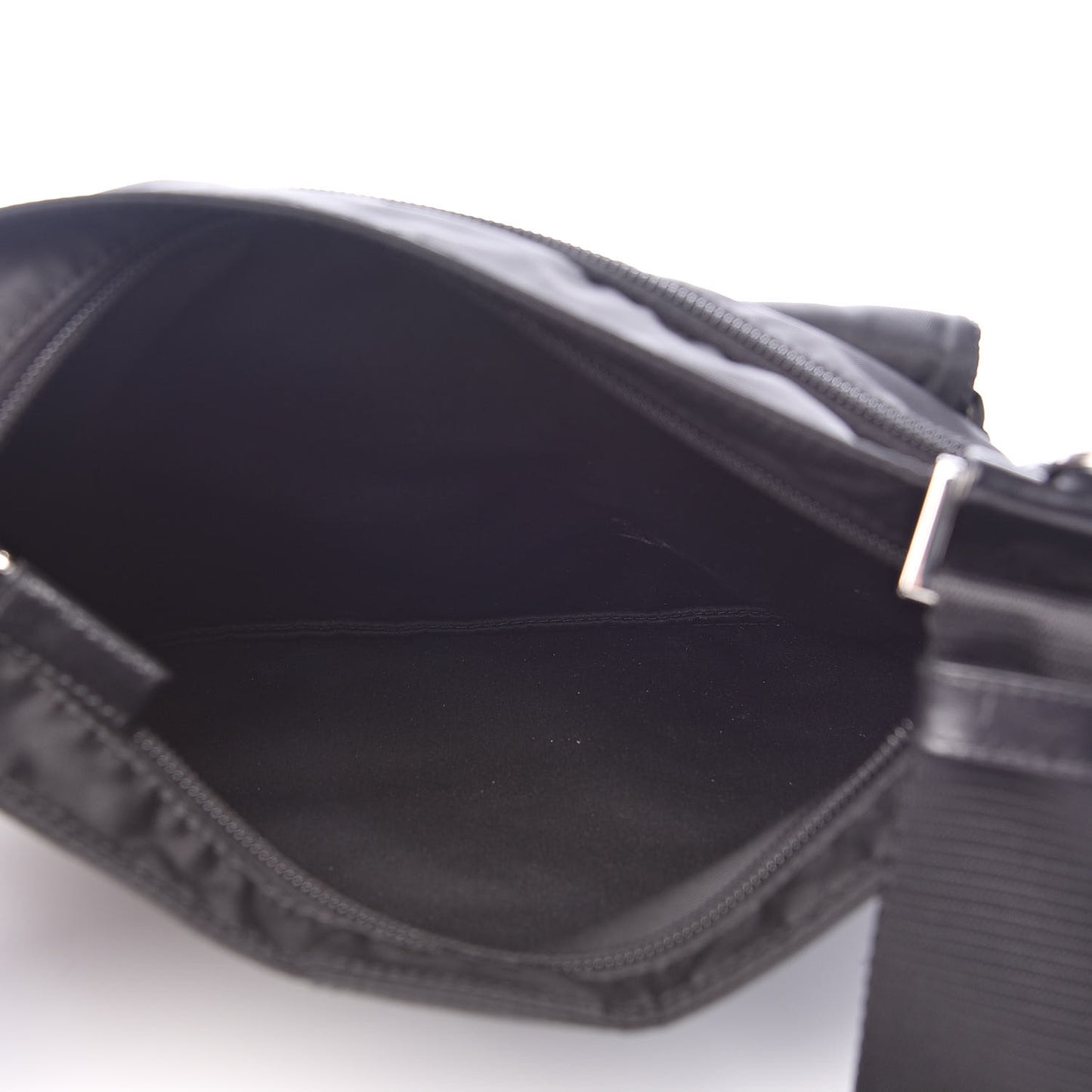 Nylon Vela Messenger Black