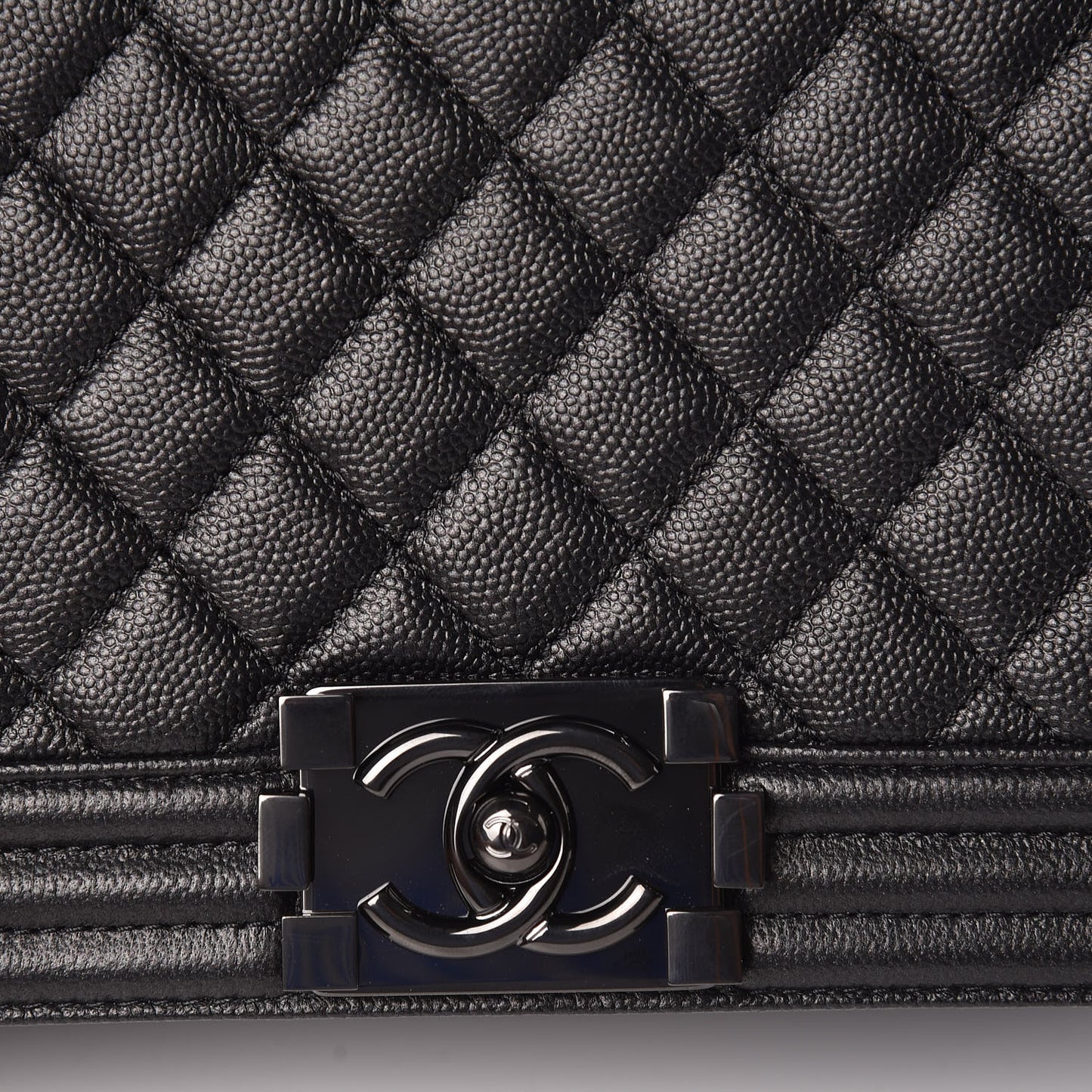 Caviar Quilted New Medium Boy Flap So Black