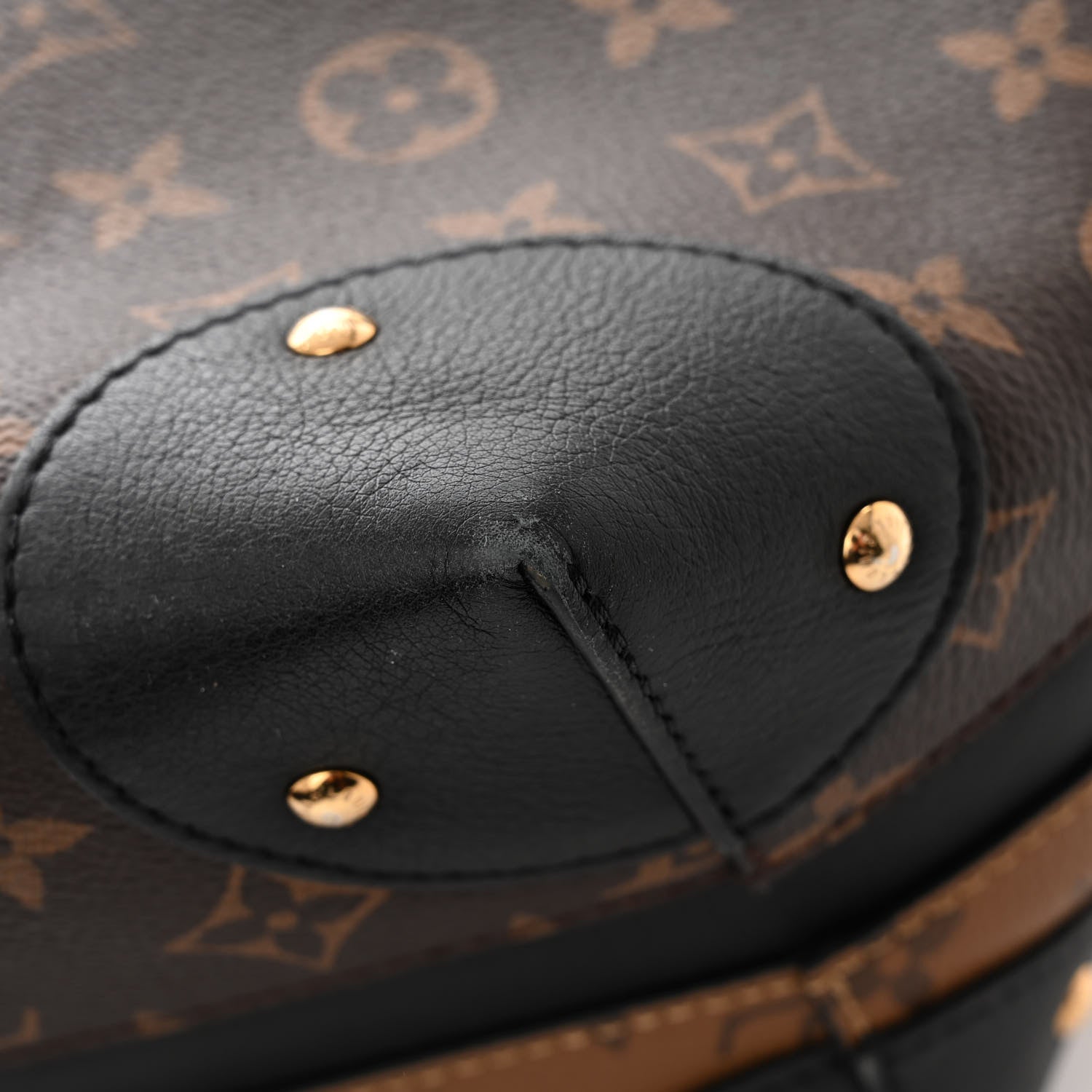 Louis Vuitton Reverse Monogram Triangle Softy 10 of 10