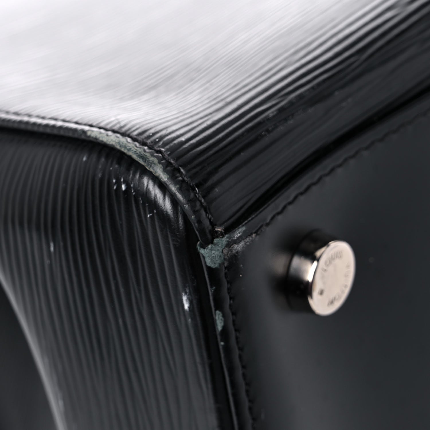 Louis Vuitton Epi Brea MM Black 9 of 28