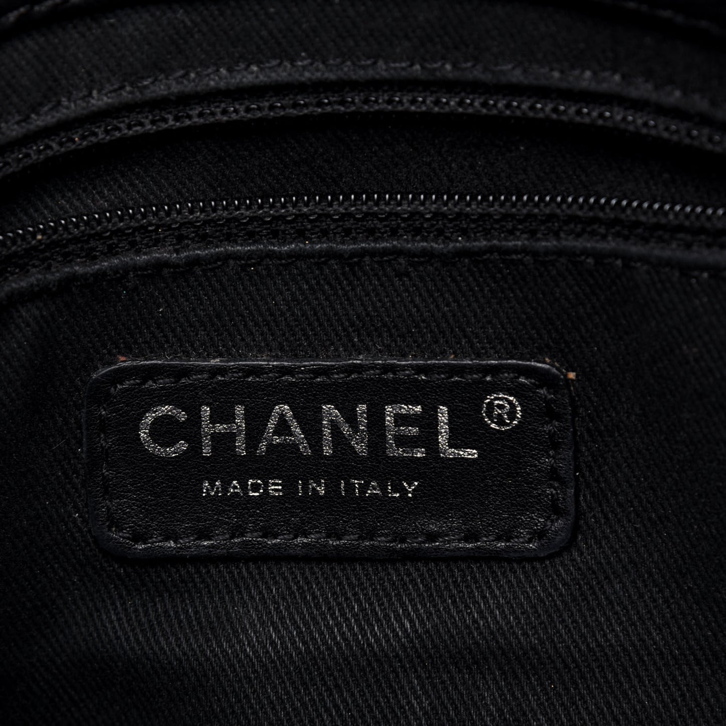 Calfskin Diamond Stitch Large Messenger Black