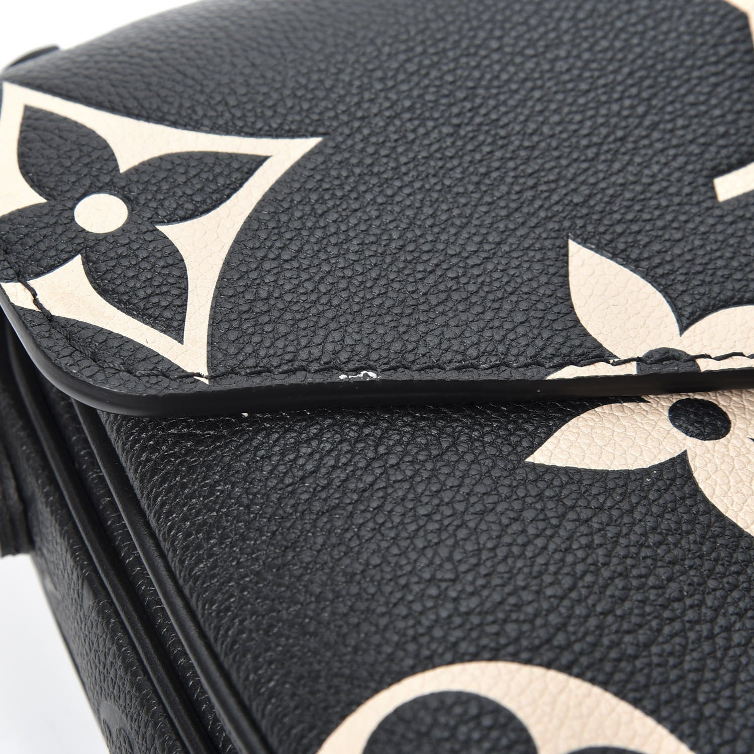 Louis Vuitton Empreinte Monogram Giant Crafty Pochette Metis Black Creme 8 of 10