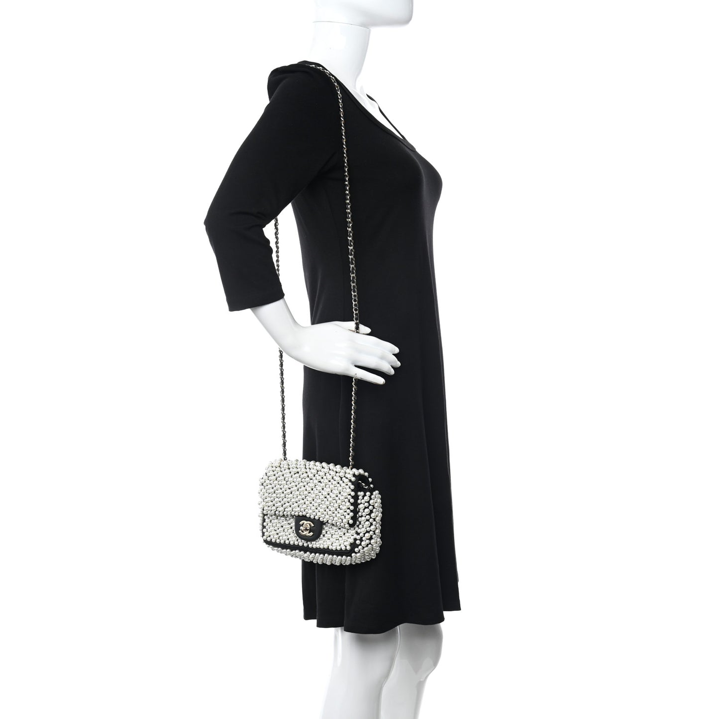 Lambskin Pearl On Flap Black