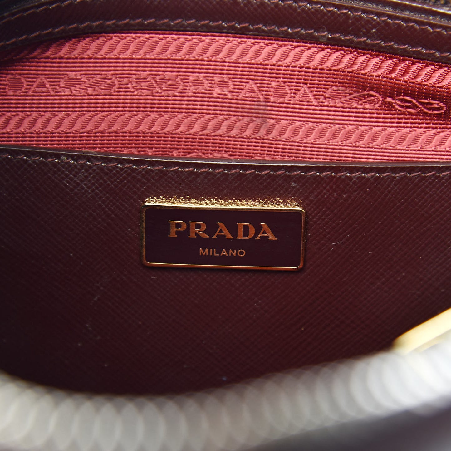 Saffiano Vernice Medium Promenade Tote Granato