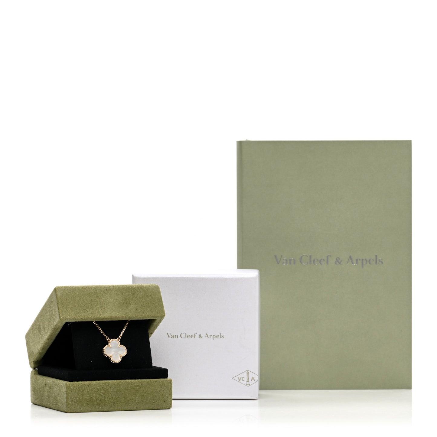 18K Yellow Gold Mother of Pearl Vintage Alhambra Pendant Necklace