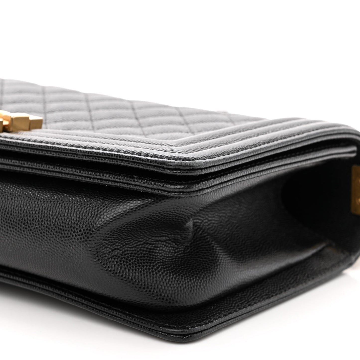Caviar Quilted Medium Boy Flap Black