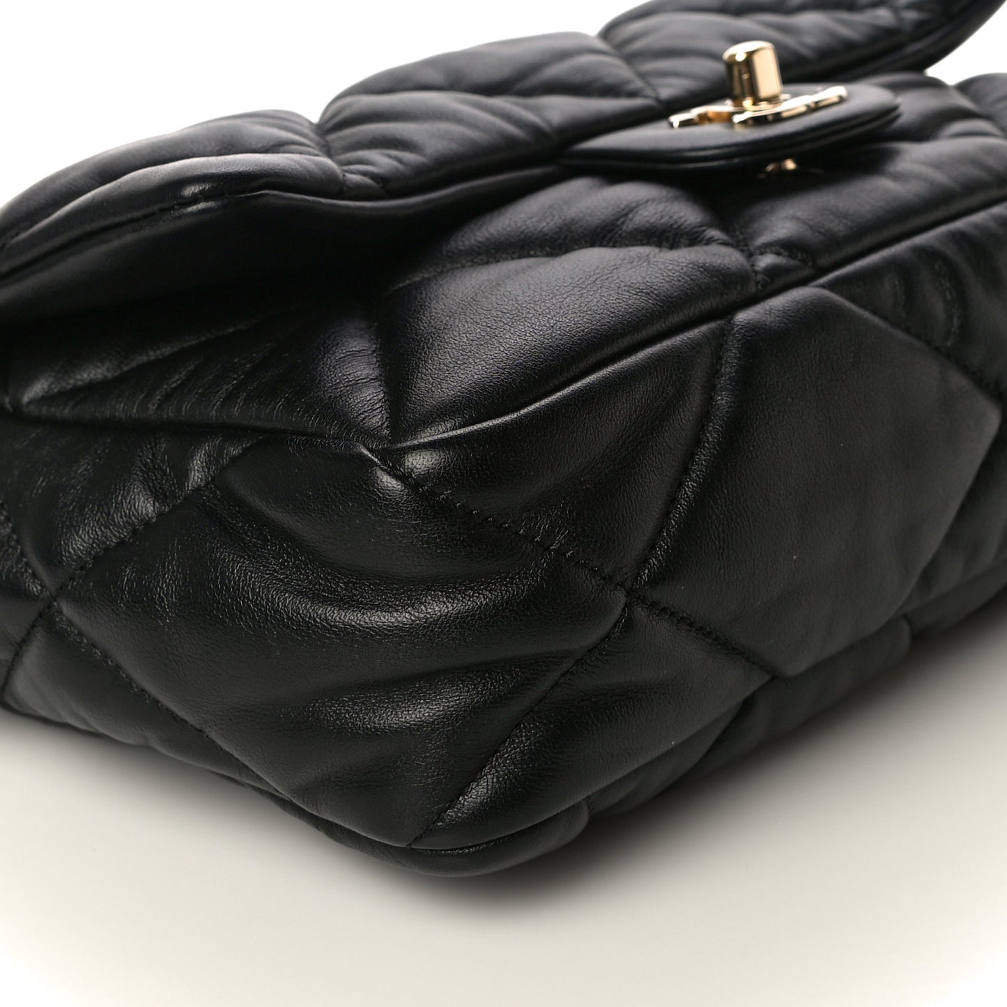 Calfskin Quilted Medium Bubbly Flap Black