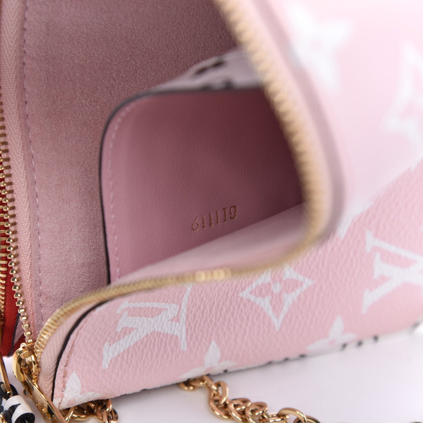 Monogram Giant Double Zip Pochette Rouge
