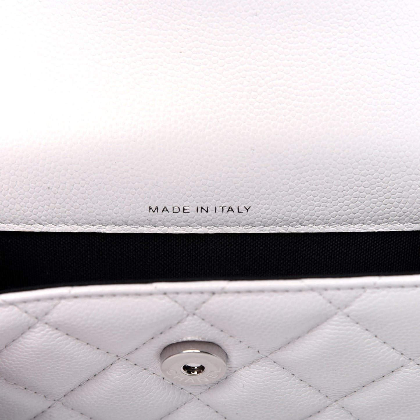 Caviar Quilted My Everything Belt Flap Card Holder White